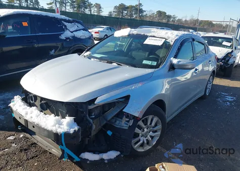 2017 Nissan Altima 2.5 S z USA, uszkodzony, nr VIN 1N4AL3APXHN353021